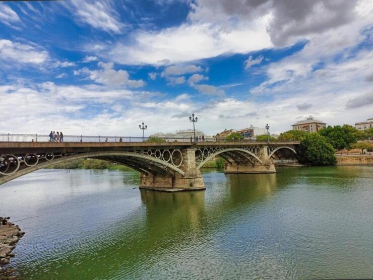 Loft Premium - Puente De Triana Leilighet Sevilla Eksteriør bilde